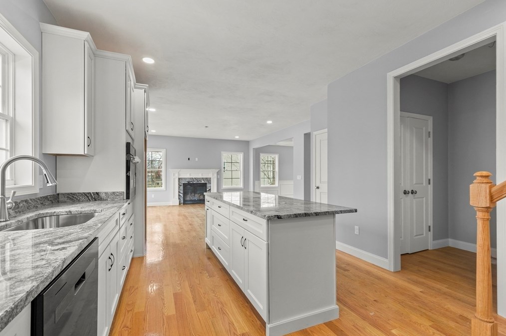 148 Oak Hl Ave, Seekonk MA 02771-2221 exterior