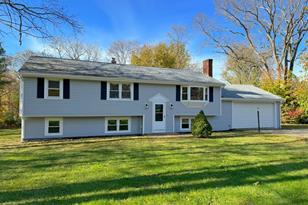 7 Kings Landing Way, Hanson, MA 02341