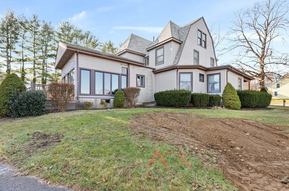 312 Main St, New Bedford MA 02743-1533 exterior