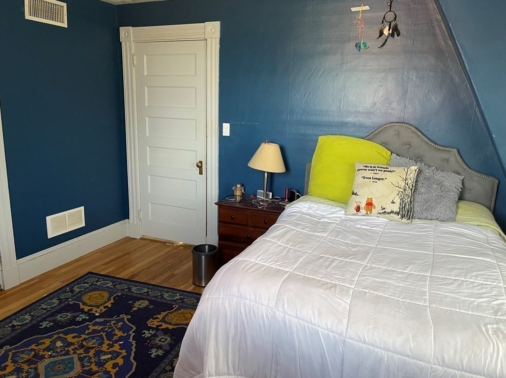 312 Main St, New Bedford MA 02743-1533 exterior