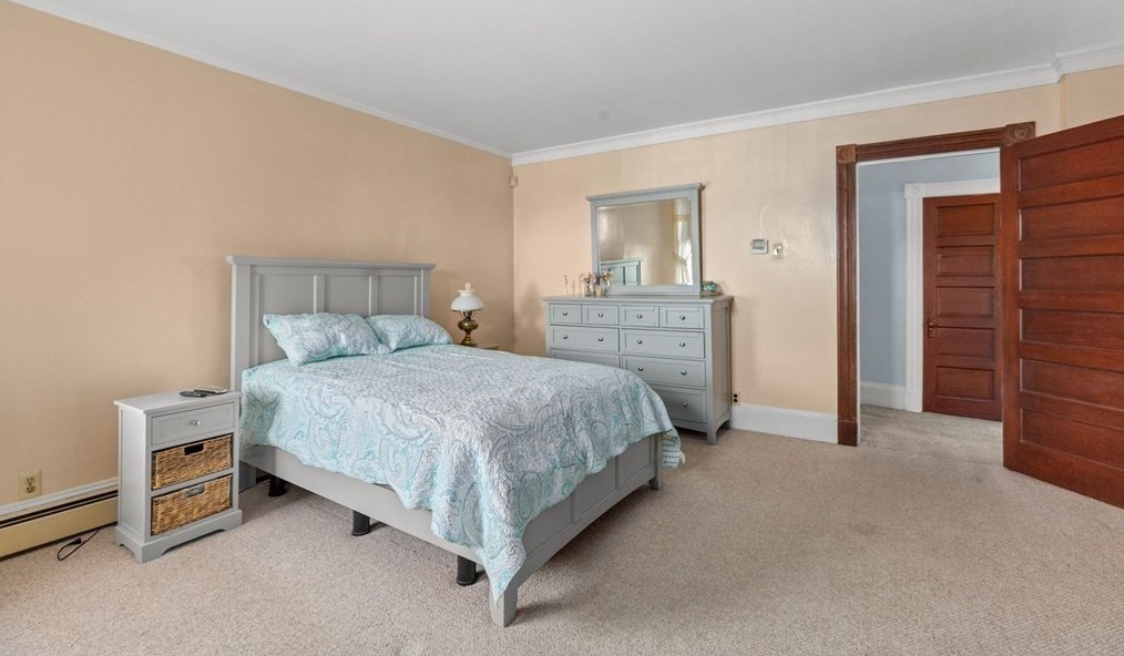 312 Main St, New Bedford MA 02743-1533 exterior