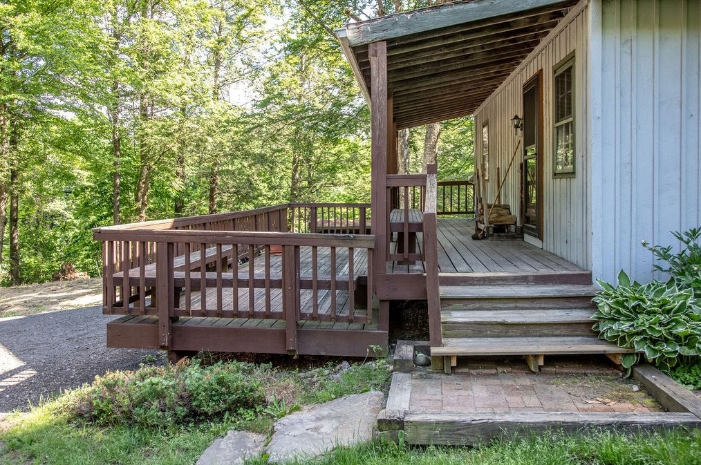 133 Sabans Rd, Conway, MA 01341 exterior