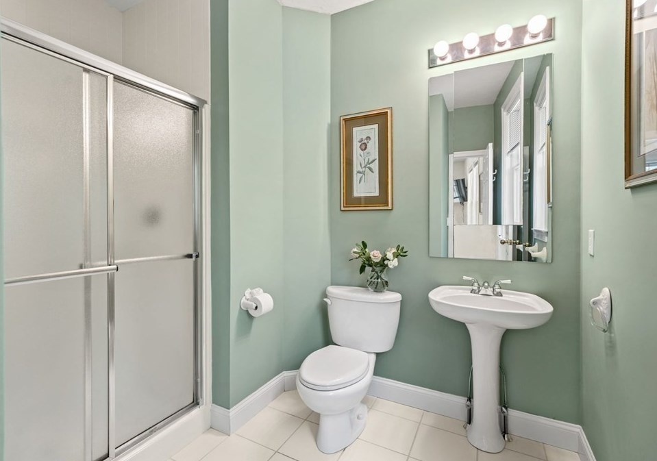 37 Keel Way, Mashpee MA 02649-4011 exterior