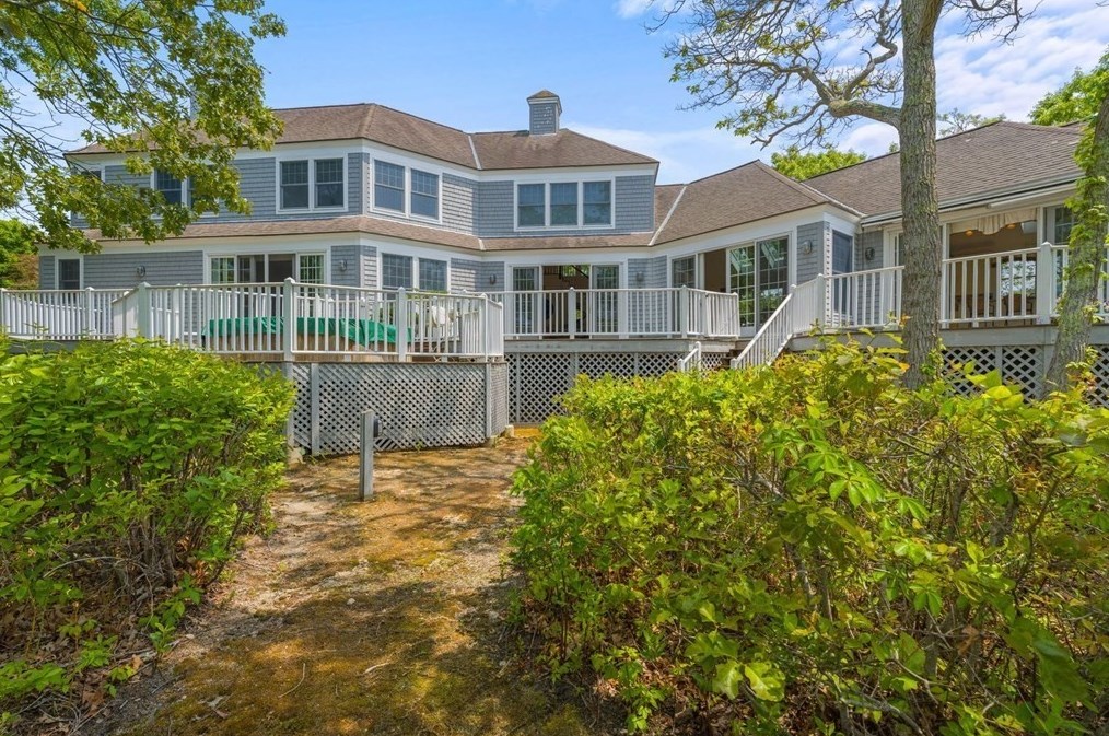 37 Keel Way, Mashpee MA 02649-4011 exterior