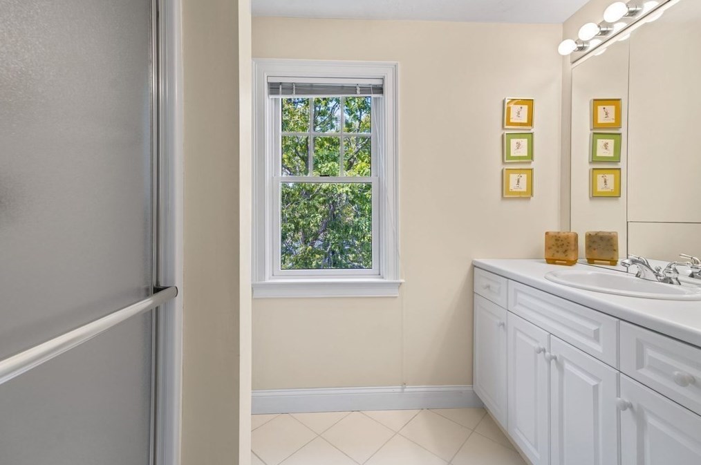 37 Keel Way, Mashpee MA 02649-4011 exterior