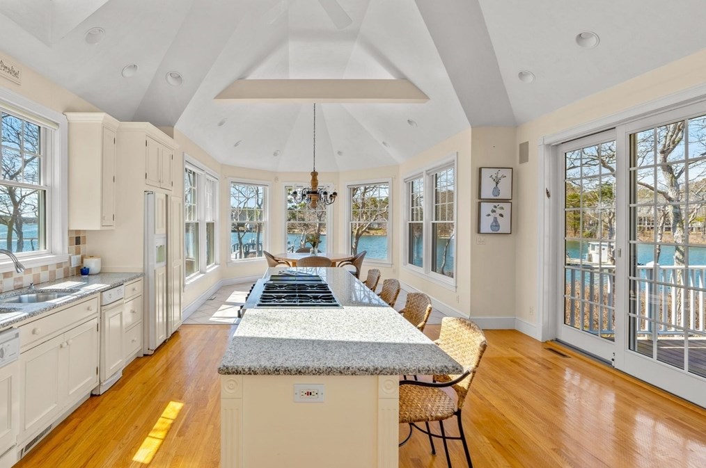 37 Keel Way, Mashpee MA 02649-4011 exterior