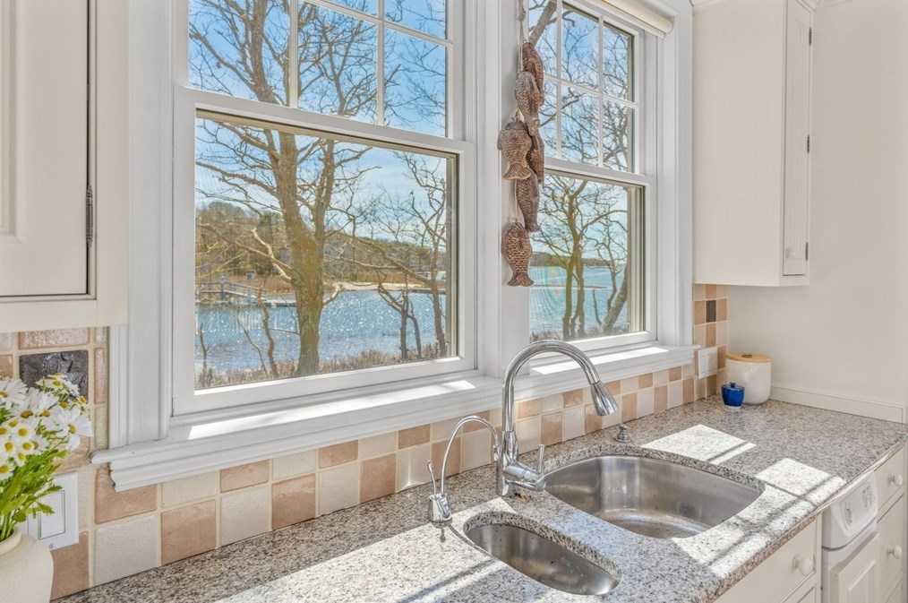 37 Keel Way, Mashpee MA 02649-4011 exterior