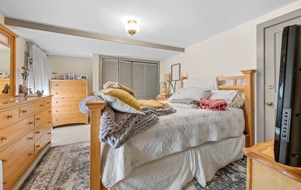 16 Boston Rd, Sutton MA 01590-2408 exterior