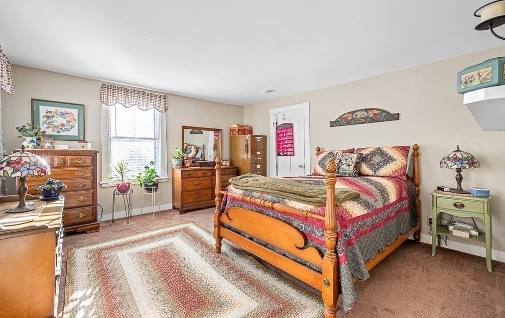 16 Boston Rd, Sutton MA 01590-2408 exterior