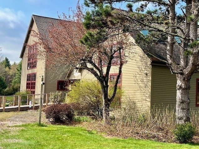 296 Main St, Sheffield MA 01257-9696 exterior