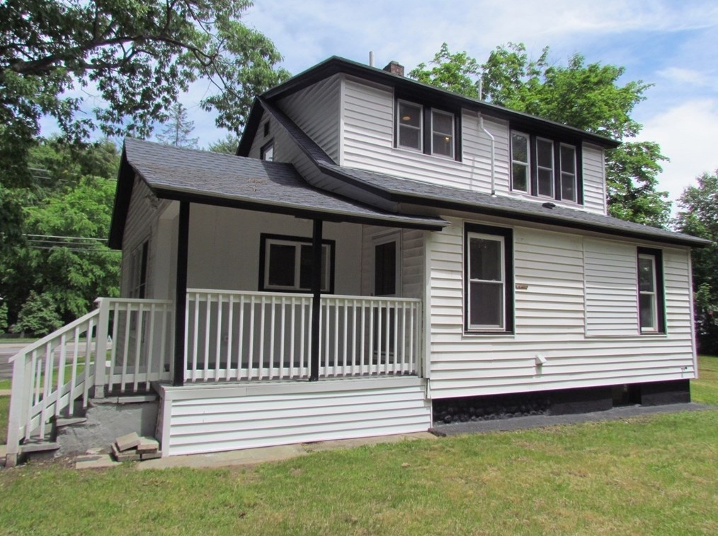 724 Silver Lk St, Royalston MA 01331-1617 exterior