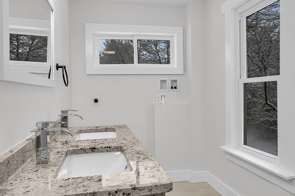 724 Silver Lk St, Royalston MA 01331-1617 exterior