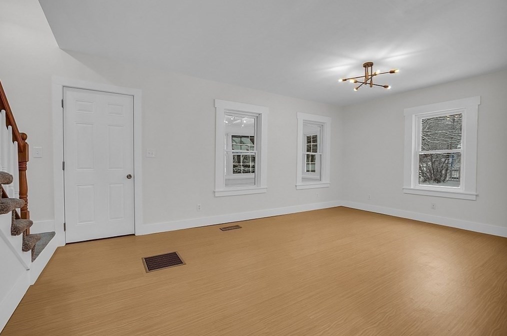 724 Silver Lk St, Royalston MA 01331-1617 exterior