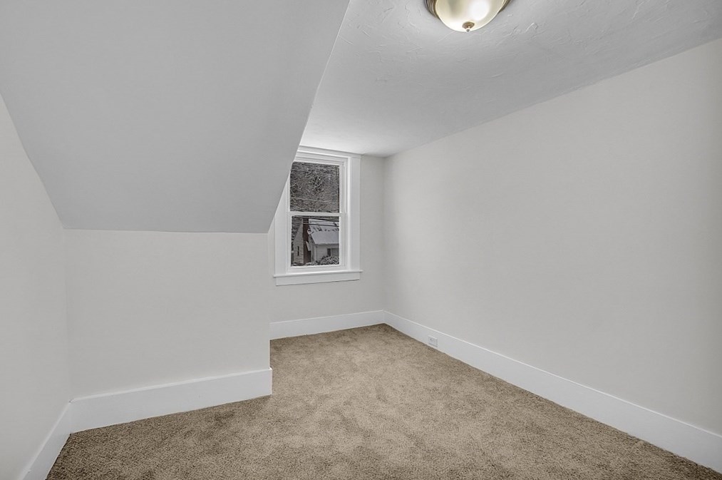 724 Silver Lk St, Royalston MA 01331-1617 exterior