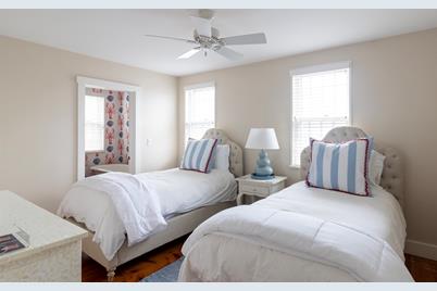 10 Lyon St #_, Nantucket, MA 02554 - Photo 38