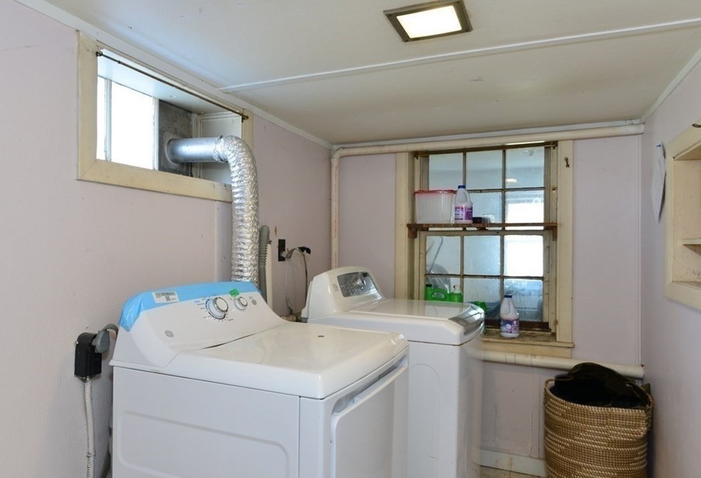 185 Main St, Raynham MA  02767-1446 exterior