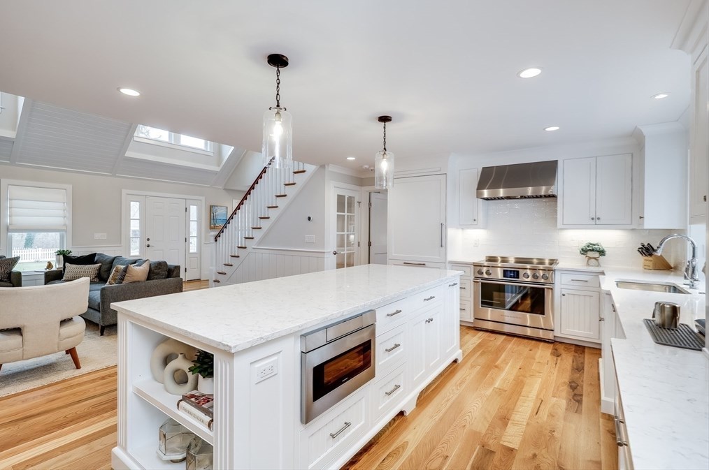 93 Rock Harbor Rd, Orleans MA  02653-2323 exterior