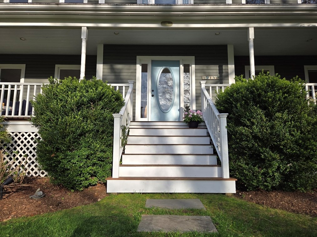 15 Kettle Hole Rd, Bolton, MA 01740