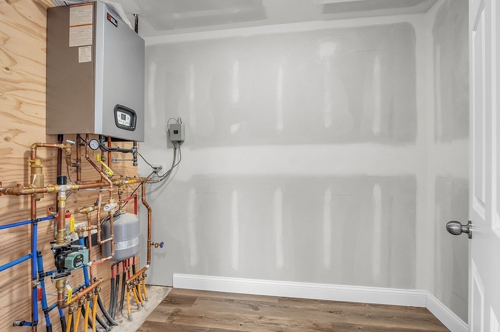 51 Hamilton Ave, Orange MA 01364 exterior