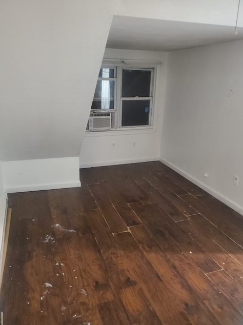 2 W 10th St #1, Lowell, MA 01850