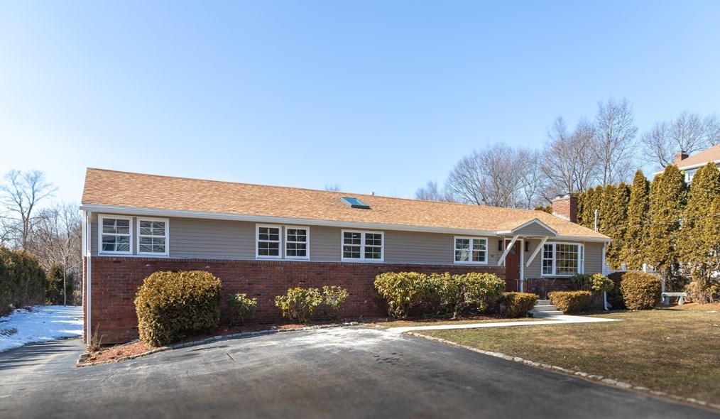 186 Oak St, Shrewsbury, MA 01545 exterior