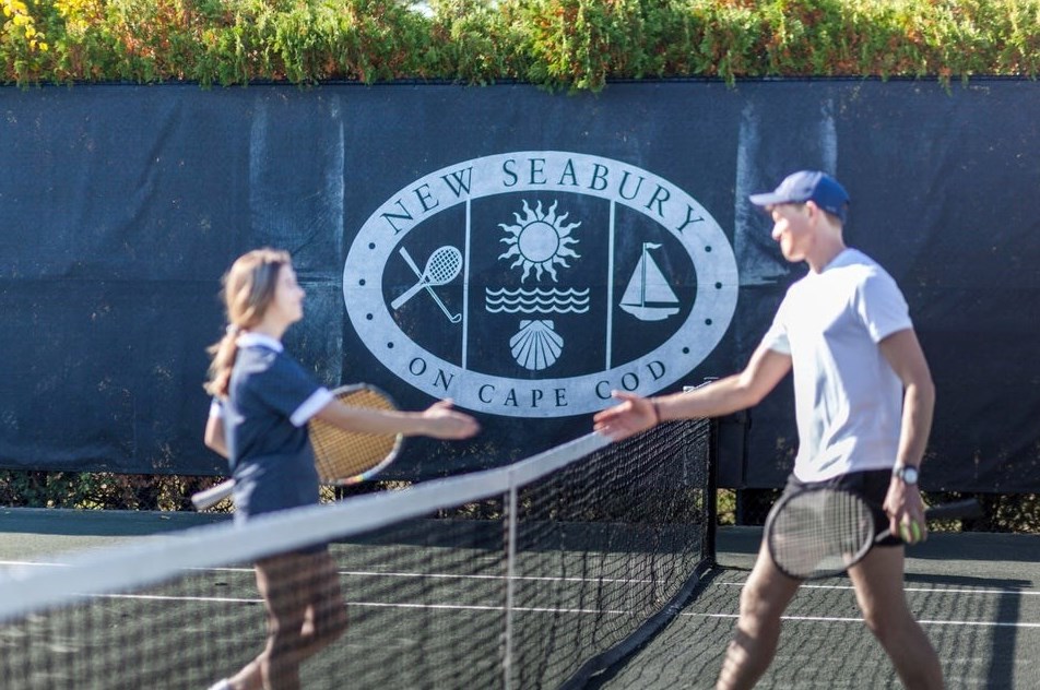 12 Barneys Ave, Mashpee MA 02649-4748 exterior