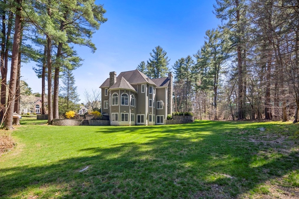 6 Joseph Ln, Lynnfield, MA 01940