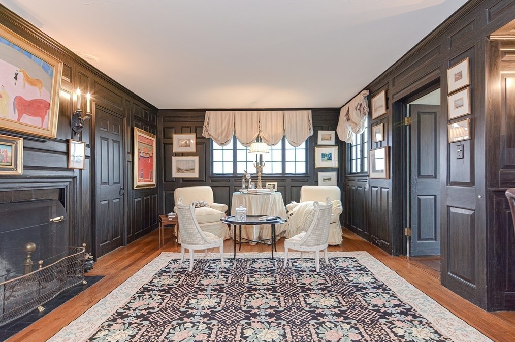 33 Way Rd, Gloucester MA 01930-4315 exterior