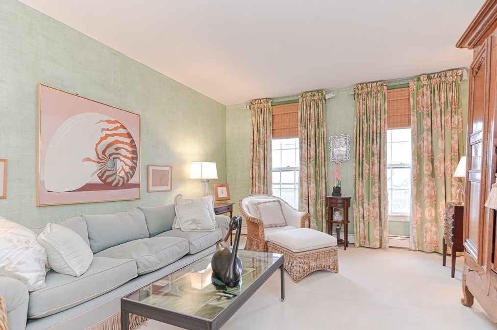 33 Way Rd, Gloucester MA 01930-4315 exterior