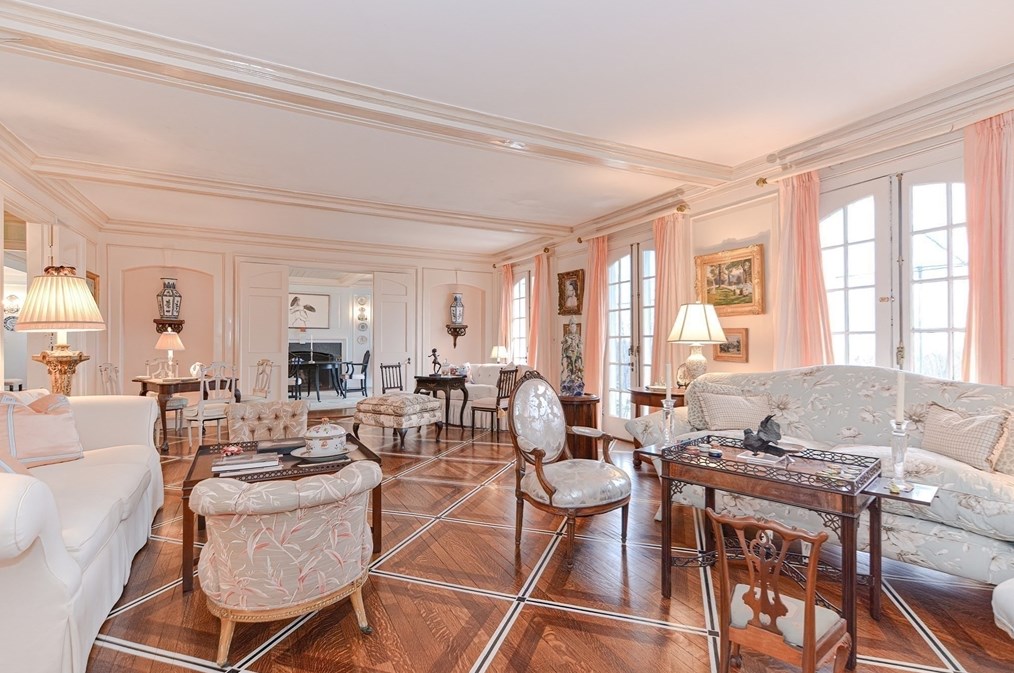 33 Way Rd, Gloucester MA 01930-4315 exterior