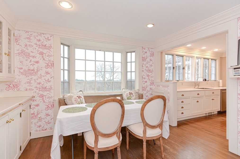 33 Way Rd, Gloucester MA 01930-4315 exterior