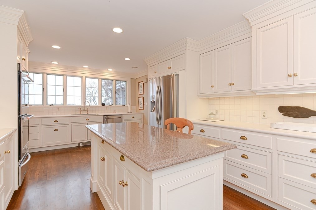 33 Way Rd, Gloucester MA 01930-4315 exterior