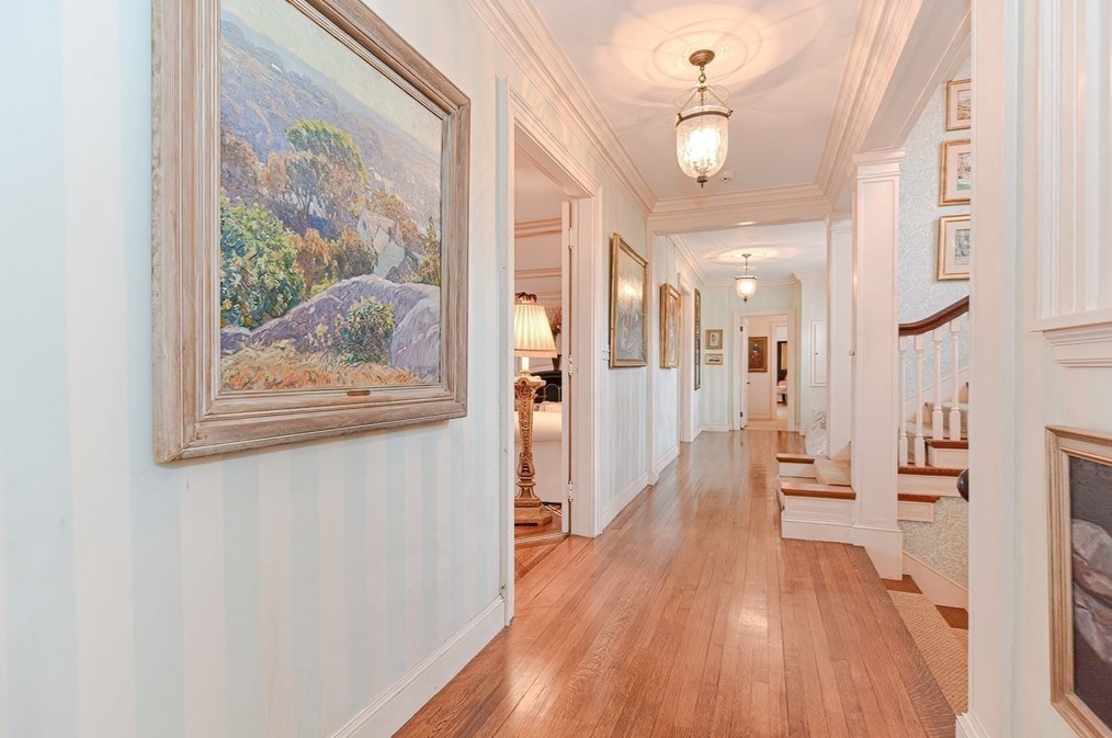 33 Way Rd, Gloucester MA 01930-4315 exterior