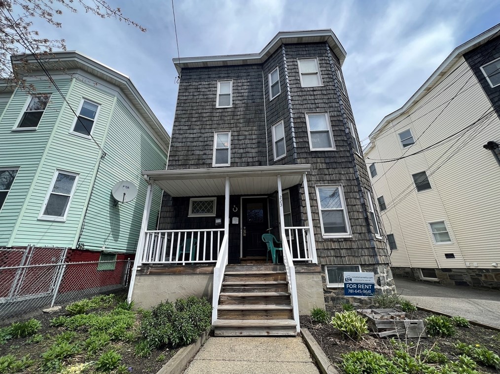 223 Holland St, Somerville MA  02144-2402 exterior