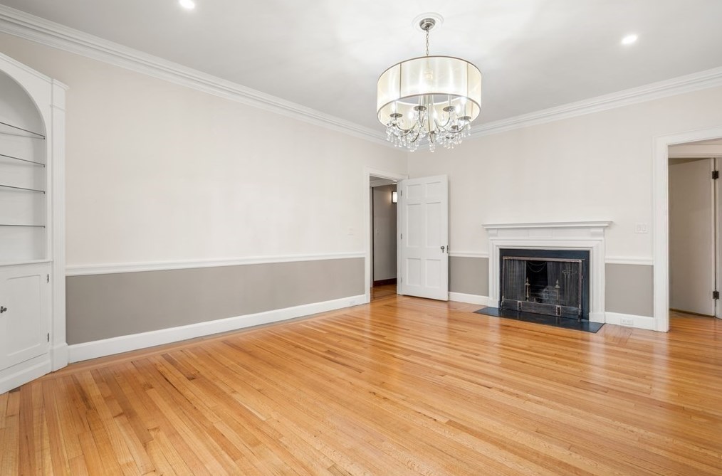 108 Lake Ave, Newton MA  02459-2108 exterior