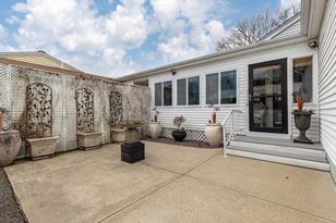 255 Alden St - Photo 18