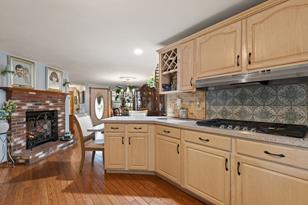 255 Alden St - Photo 4