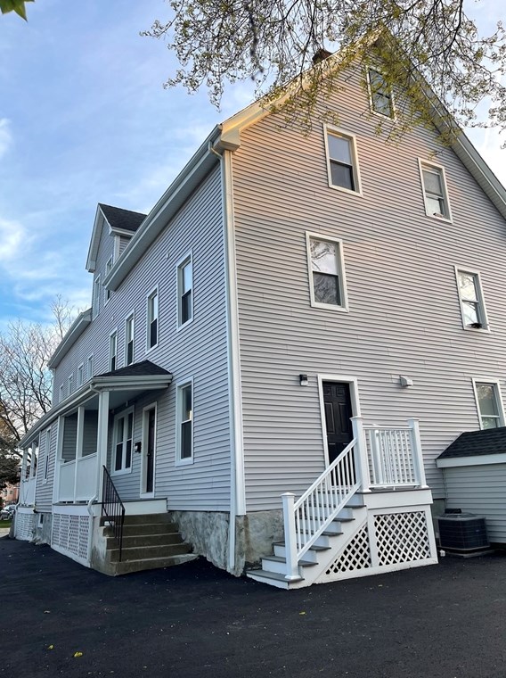 61 Dartmouth St, Waltham MA  02453-2889 exterior