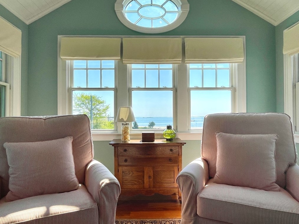 16 Meadow Shores Rd, Dartmouth MA  02748-1431 exterior