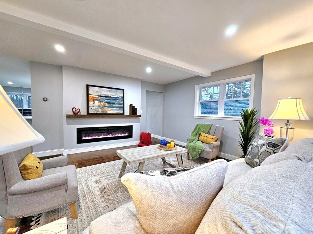 43 Duncan Dr, Hingham MA  02061-2043 exterior