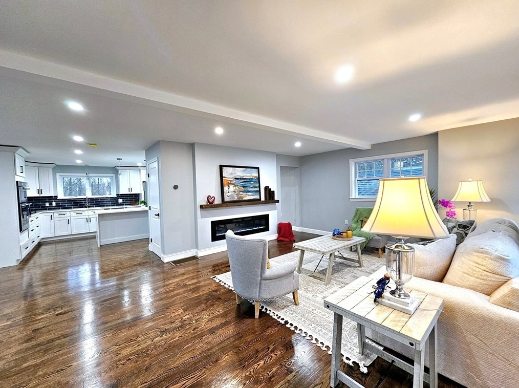 43 Duncan Dr, Hingham MA  02061-2043 exterior