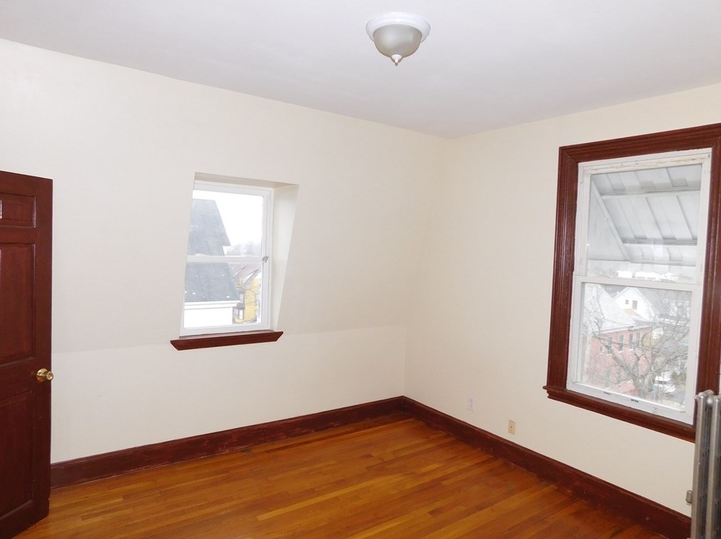 86 Hollingsworth St, Lynn MA  01902-3855 exterior