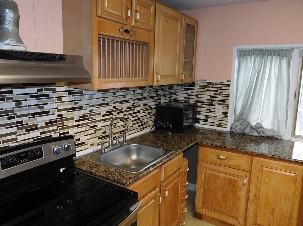 86 Hollingsworth St, Lynn MA  01902-3855 exterior