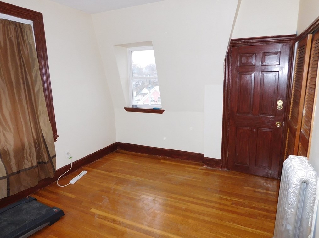 86 Hollingsworth St, Lynn MA  01902-3855 exterior