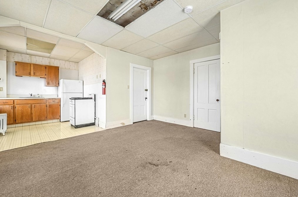 185 Vernon St, Worcester MA 01607-1190 exterior