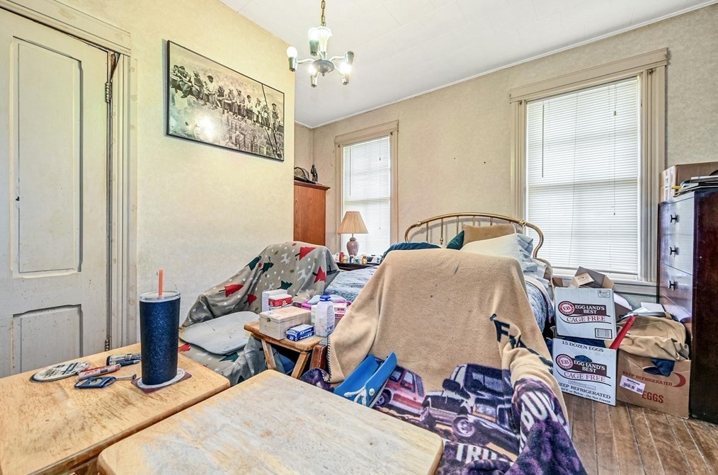 185 Vernon St, Worcester MA 01607-1190 exterior