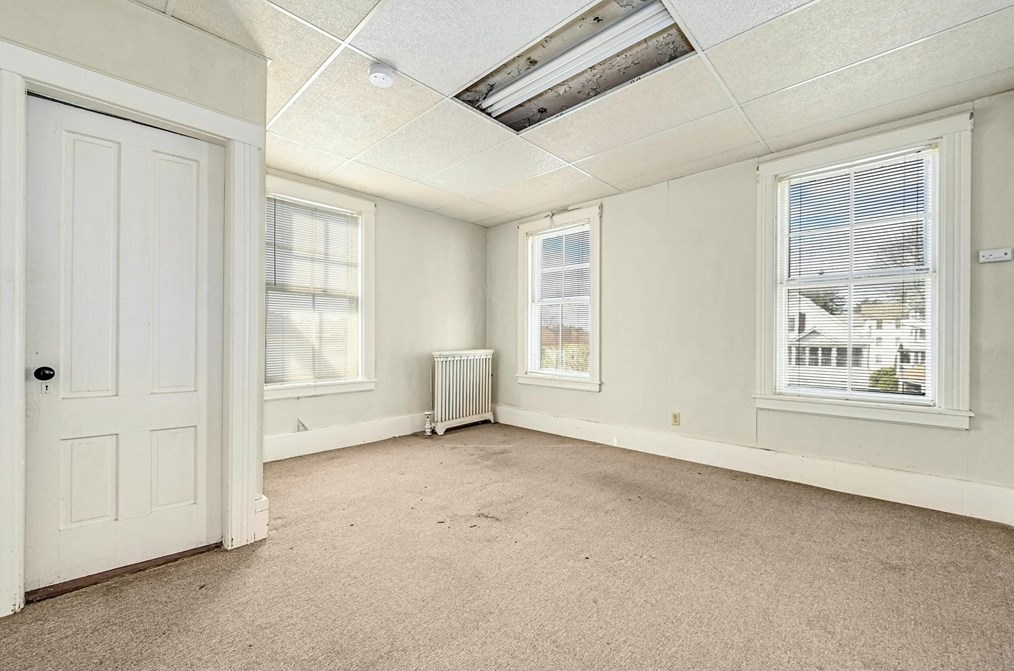 185 Vernon St, Worcester MA 01607-1190 exterior