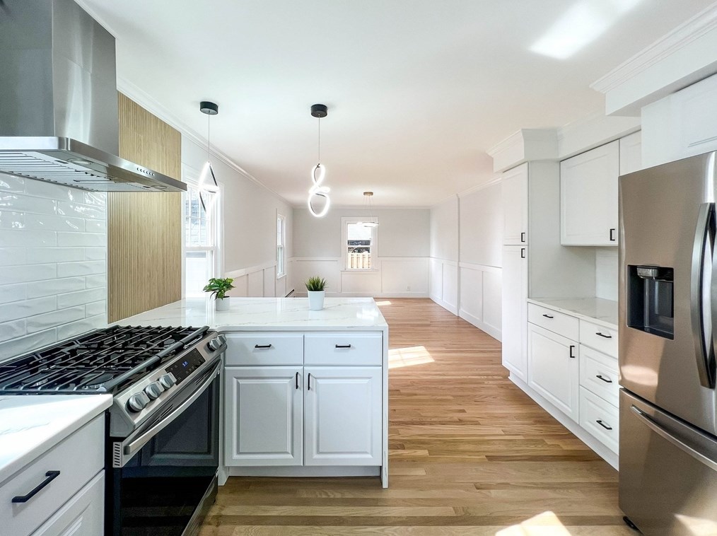 24 Norrback Ave, Worcester MA  01606-1086 exterior