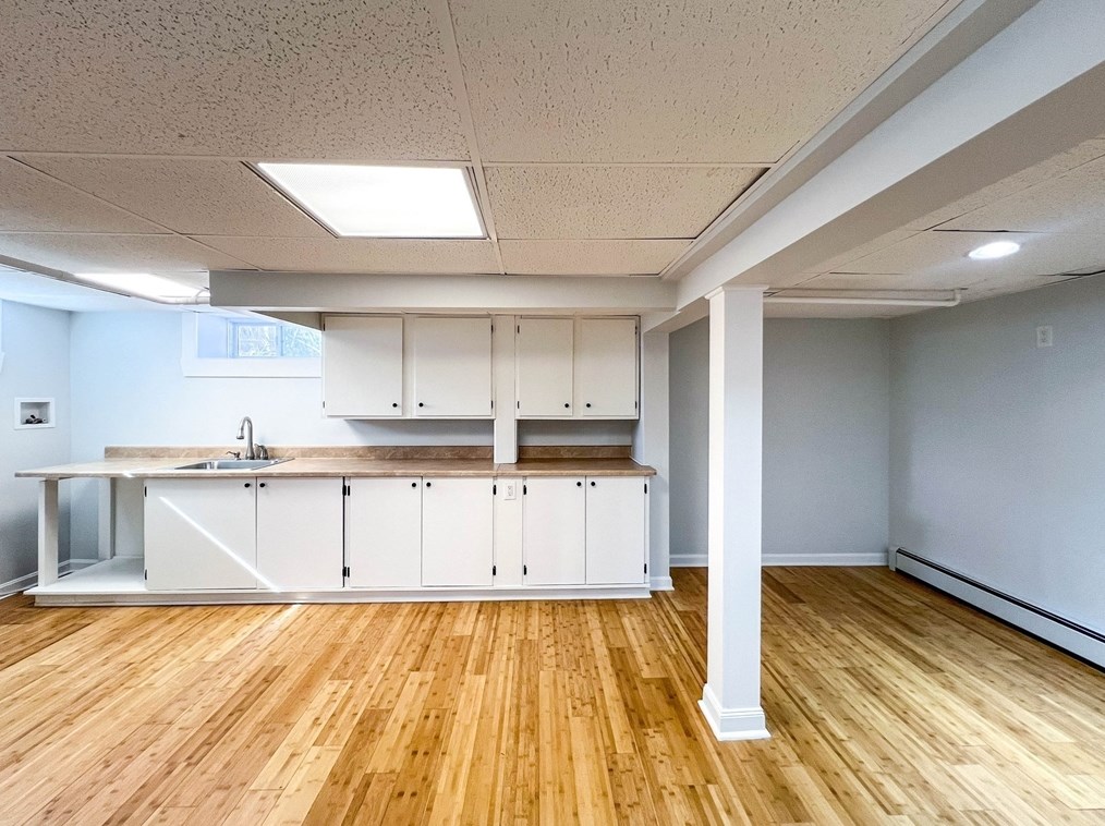 24 Norrback Ave, Worcester MA  01606-1086 exterior