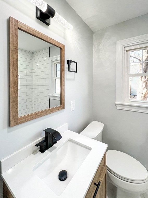 24 Norrback Ave, Worcester MA  01606-1086 exterior